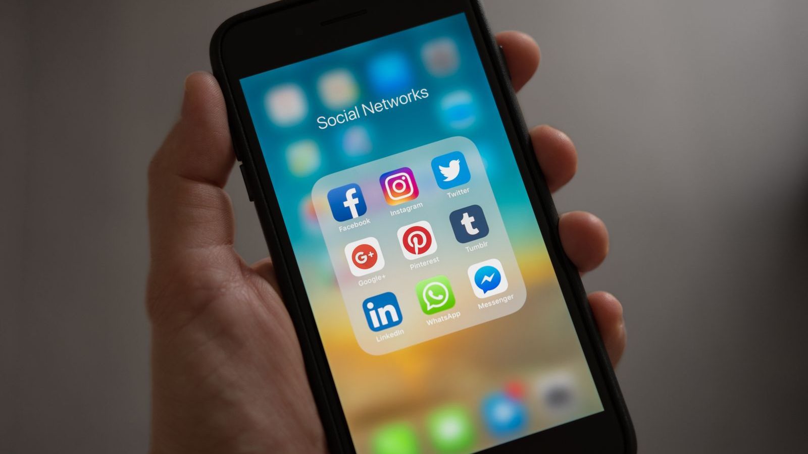 Về chúng tôi