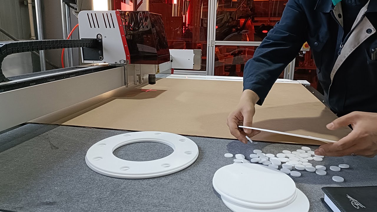 cắt gioăng ptfe